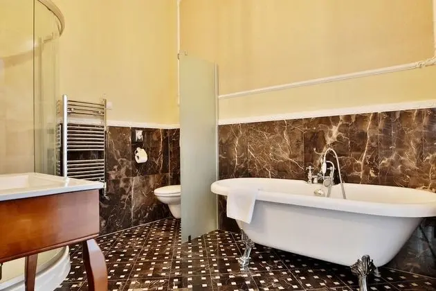 Deluxe Tek Büyük Yataklı Oda, 1 Çift Kişilik Yatak, Veranda, Şehir Manzaralı