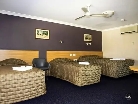 Family Oda (Family  Room)