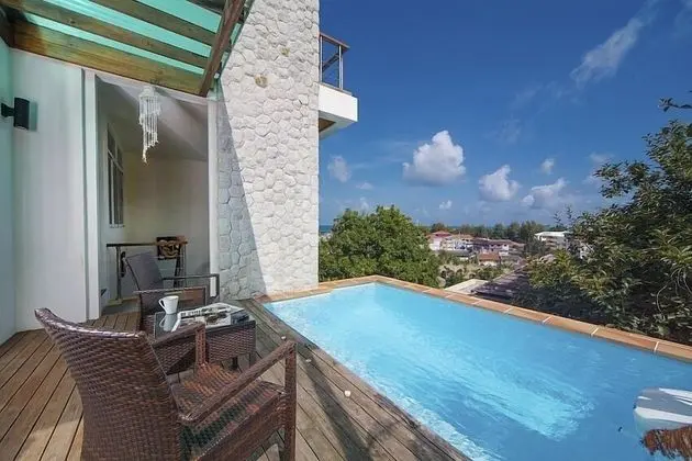 Two-Bedrooms Sea View Apartment with Private Pool