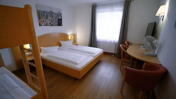 Dört Kişilik Oda