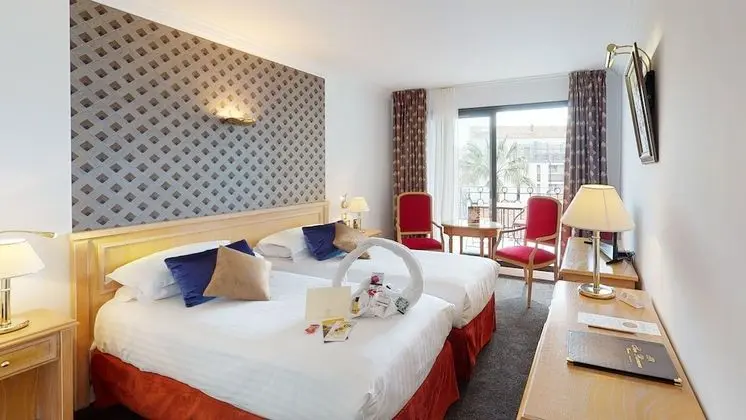 Deluxe Tek Büyük Yataklı Oda
