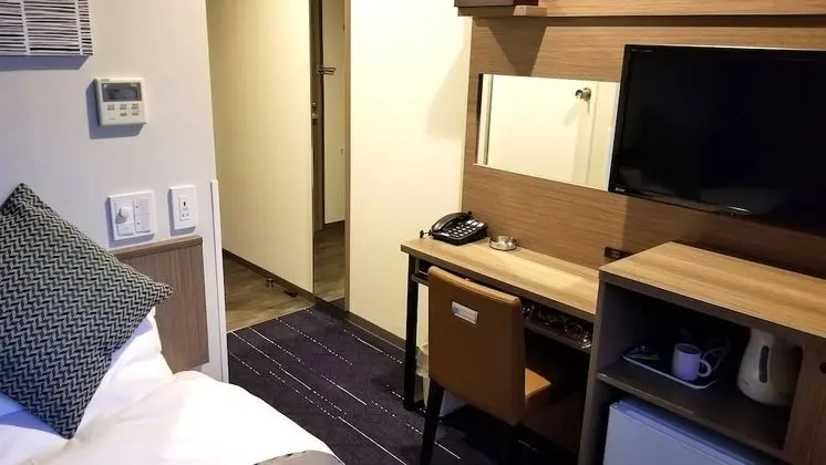 Tek Kişilik Oda, Sigara İçilmez