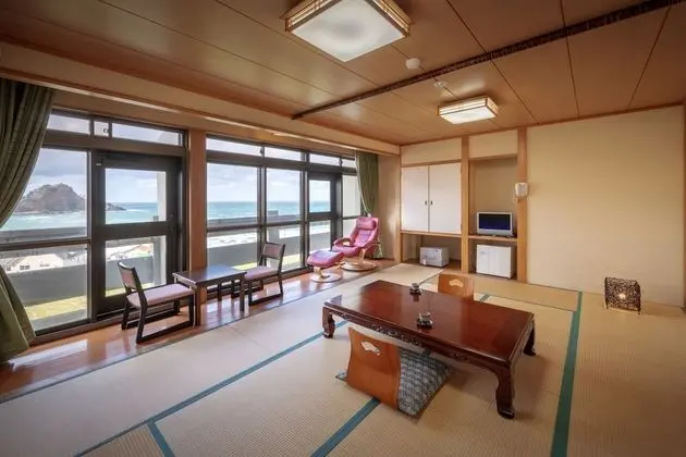 Standard Oda, Sigara İçilmez, Okyanus Manzaralı (Japanese, 12 Tatami Mats)
