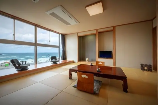 Traditional Oda, Sigara İçilmez, Okyanus Manzaralı (Japanese, 12 Tatami Mats)