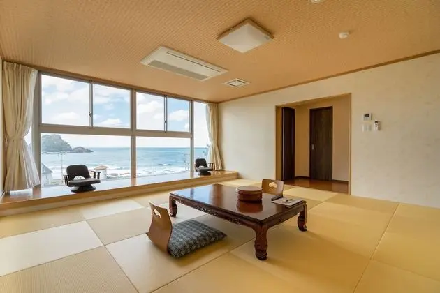 Traditional Oda, Sigara İçilmez, Okyanus Manzaralı (Japanese, 12 Tatami Mats)