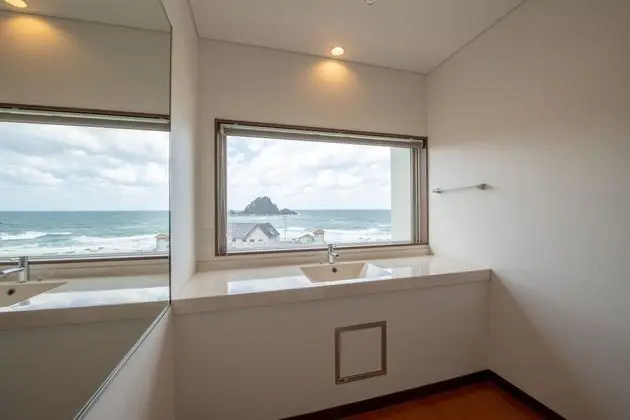 Traditional Oda, Sigara İçilmez, Okyanus Manzaralı (Japanese, 12 Tatami Mats)