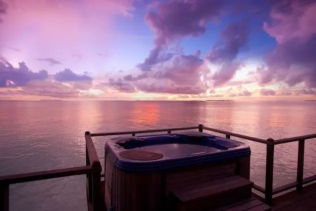 Villa (Sunset Horizon Water Villa)