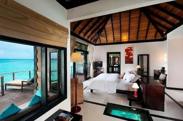 Villa (Sunset Horizon Water Villa)
