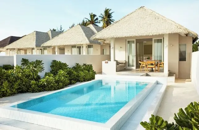 Grand Beach Suite with Pool