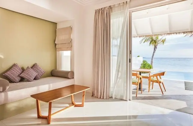 Grand Beach Suite with Pool