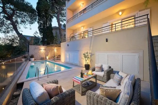 Deluxe Villa