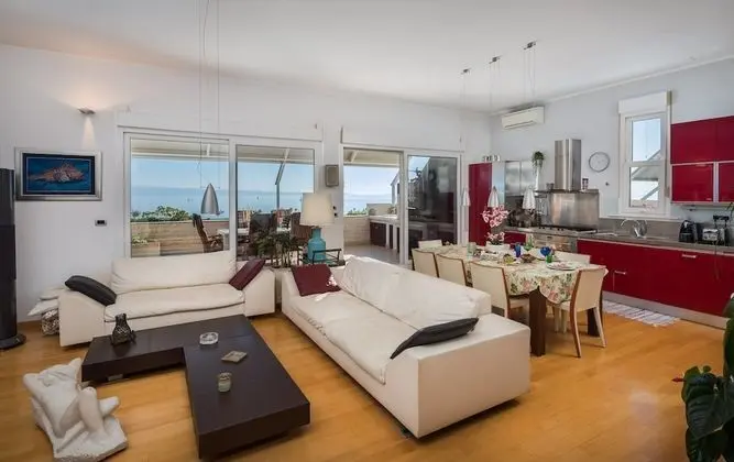 Apart Daire, Deniz Manzaralı