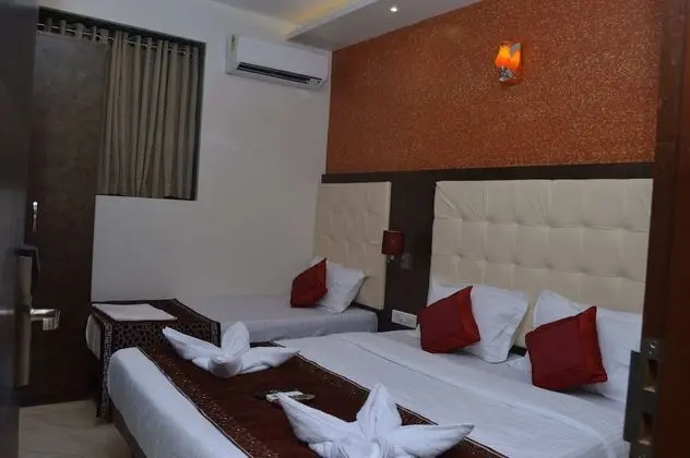 Üç Kişilik Oda