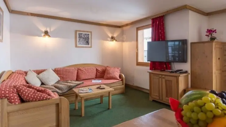 Apart Daire, 6 Yatak Odası