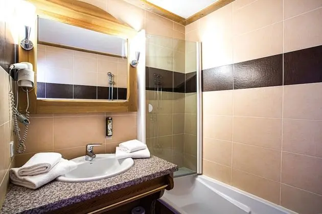 Apart Daire, 6 Yatak Odası