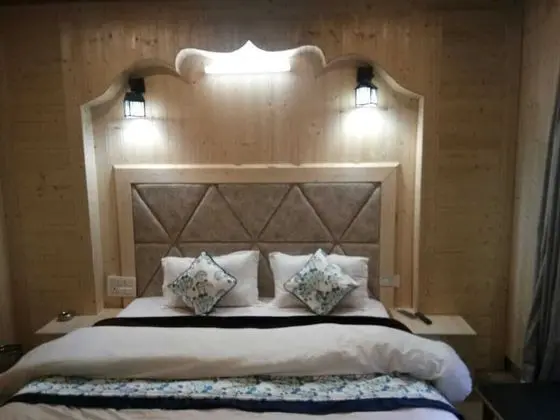 Luxury Tek Büyük Yataklı Oda