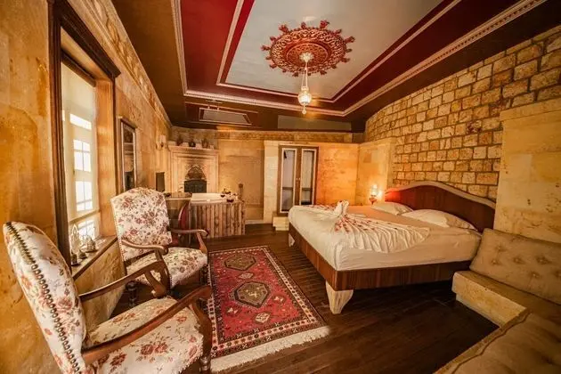 Design Oda, 1 Büyük (Queen) Boy Yatak, Sıcak Su Küveti