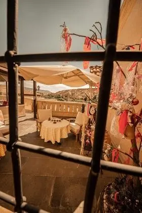 Design Oda, 1 Büyük (Queen) Boy Yatak, Sıcak Su Küveti