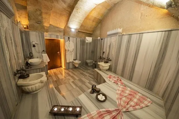 Honeymoon Oda, 1 Büyük (Queen) Boy Yatak, Sıcak Su Küveti