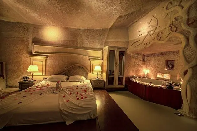 Honeymoon Oda, 1 Büyük (Queen) Boy Yatak, Sıcak Su Küveti