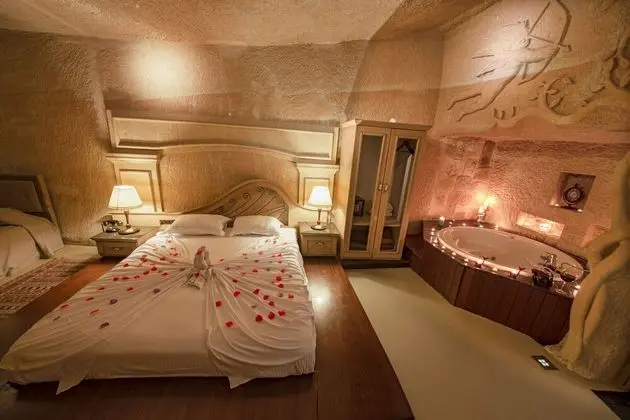 Honeymoon Oda, 1 Büyük (Queen) Boy Yatak, Sıcak Su Küveti