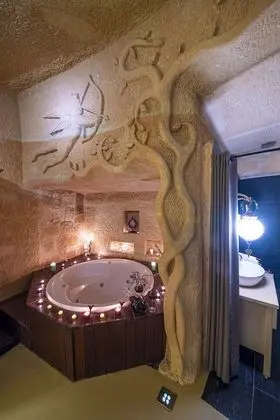 Honeymoon Oda, 1 Büyük (Queen) Boy Yatak, Sıcak Su Küveti