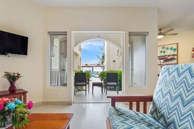 Suite Ground Pool View