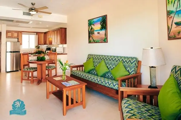 Suite Ground Pool View