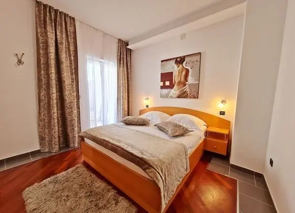 Süit, Balkon, Kısmi Deniz Manzaralı