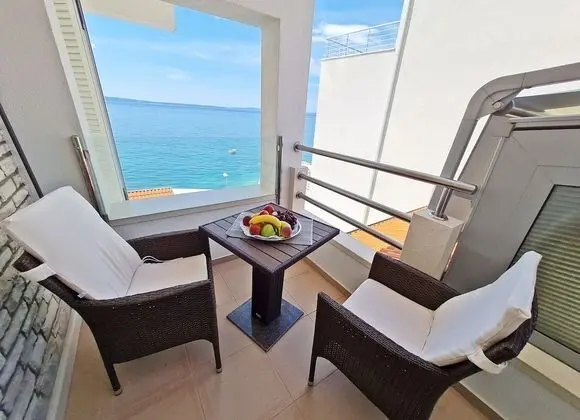 Süit, Balkon, Kısmi Deniz Manzaralı