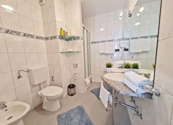 Süit, Balkon, Kısmi Deniz Manzaralı