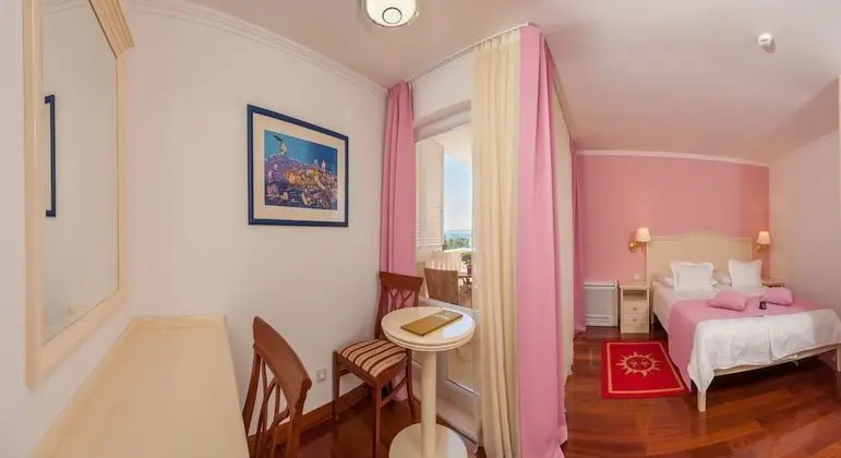 Comfort Oda, 1 En Büyük (King) Boy Yatak, Balkon, Kısmi Deniz Manzaralı