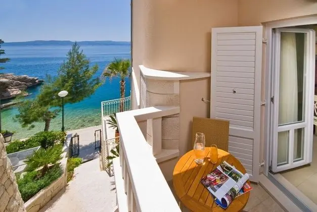 Comfort Oda, 1 En Büyük (King) Boy Yatak, Balkon, Kısmi Deniz Manzaralı
