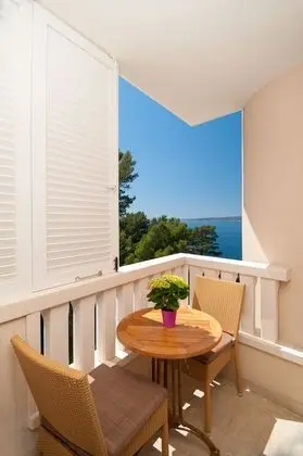 Comfort Oda, 1 En Büyük (King) Boy Yatak, Balkon, Kısmi Deniz Manzaralı