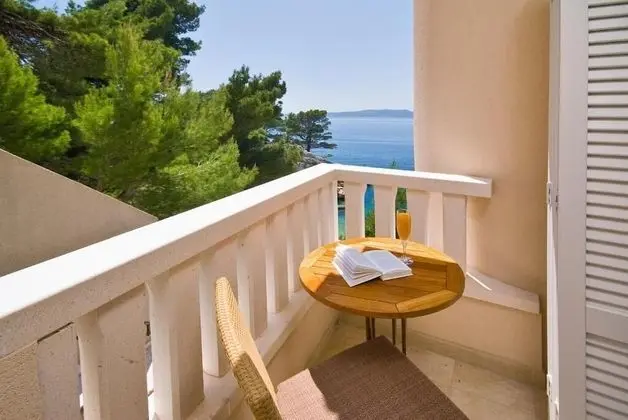 Comfort Oda, 1 En Büyük (King) Boy Yatak, Balkon, Kısmi Deniz Manzaralı