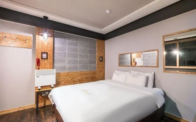 Oda (Standard room-air purifier (Netflix v)