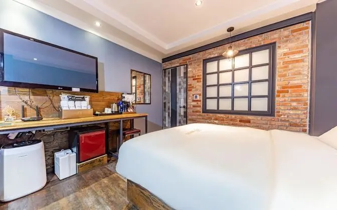 Oda (Standard room-air purifier (Netflix v)