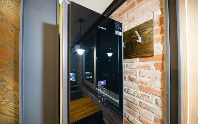 Oda (Standard room-air purifier (Netflix v)