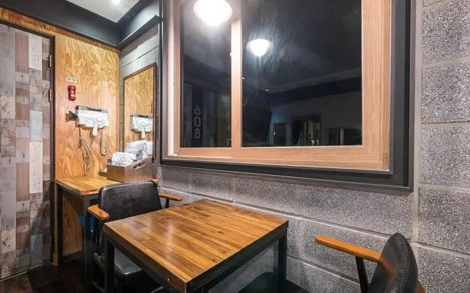 Oda (Standard room-air purifier (Netflix v)