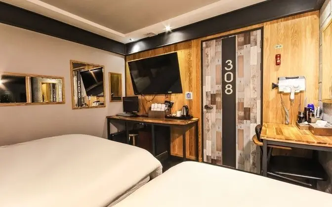 Oda (Twin-air purifier (Netflix viewing Te)