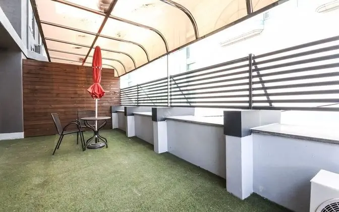 Oda (Twin-air purifier (Netflix viewing Te)