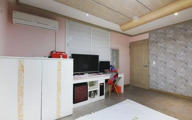 Oda (Korean Room - Air Purifier (Netflix A)