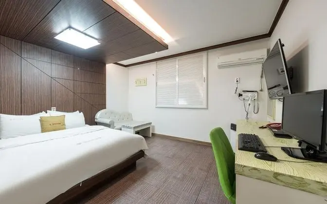 Oda (Standard Room - Air Purifier (Netflix)