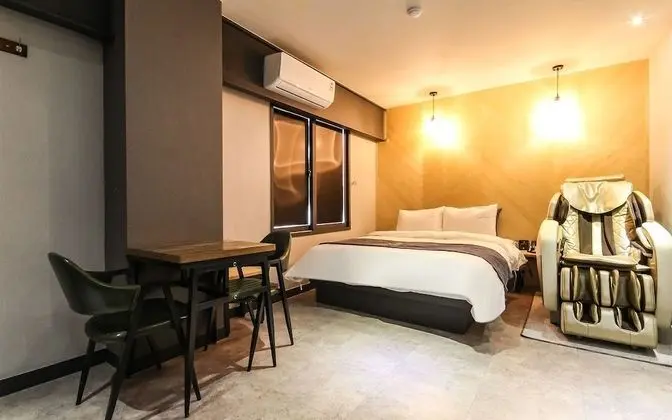 Oda (Gaming PC Massage Chair-Special Room )