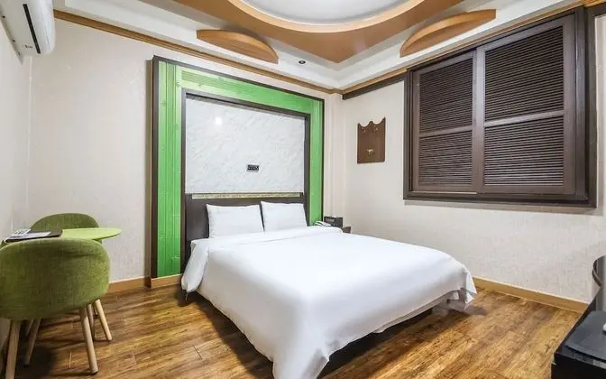 Oda (Standard room (Netflix viewing availa)