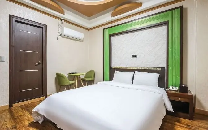 Oda (Standard room (Netflix viewing availa)