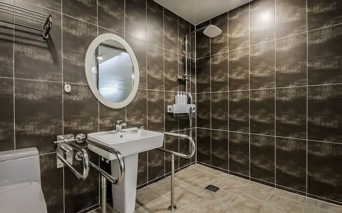 Oda (Ondol (Breakfast provided))