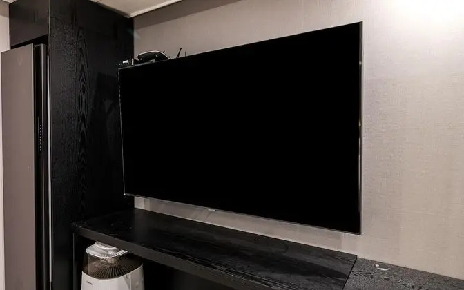 Oda (Deluxe A (Netflix Styler Air Purifier)