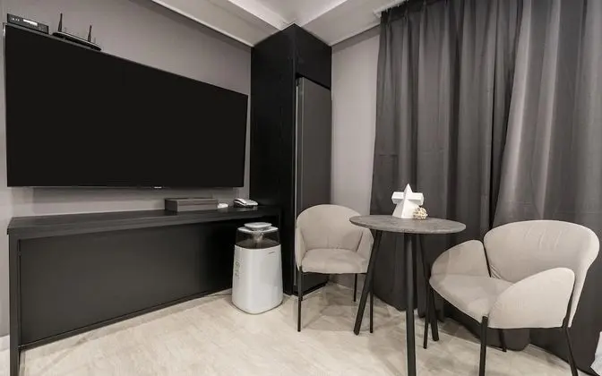 Oda (Deluxe B (Netflix Styler Air Purifier)