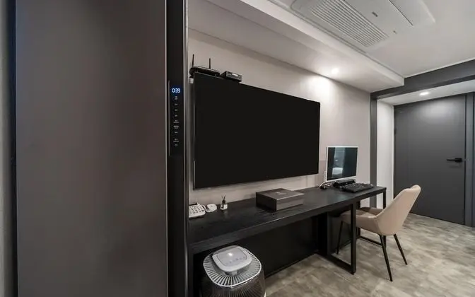 Oda (Standard (Netflix Styler Air Purifier)